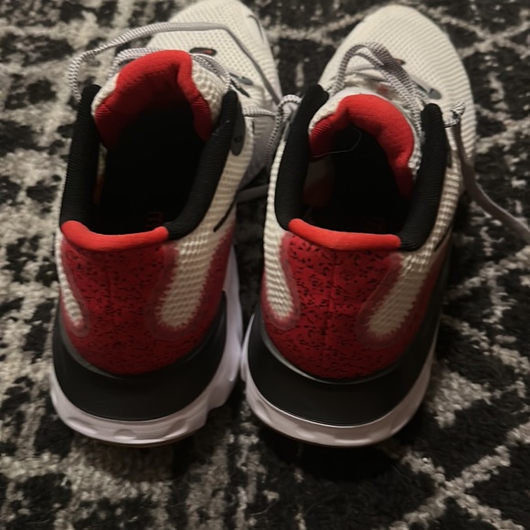 Nike Renews university red, white, & black - Picture 5 of 5